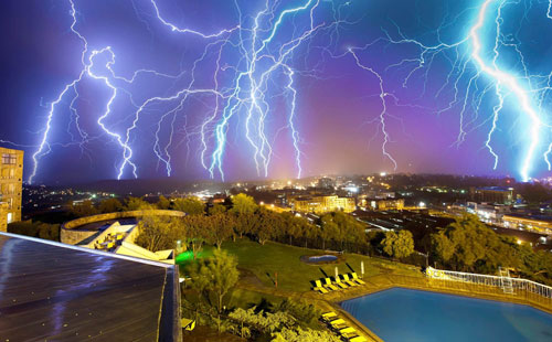 雷電會引起電網晃電